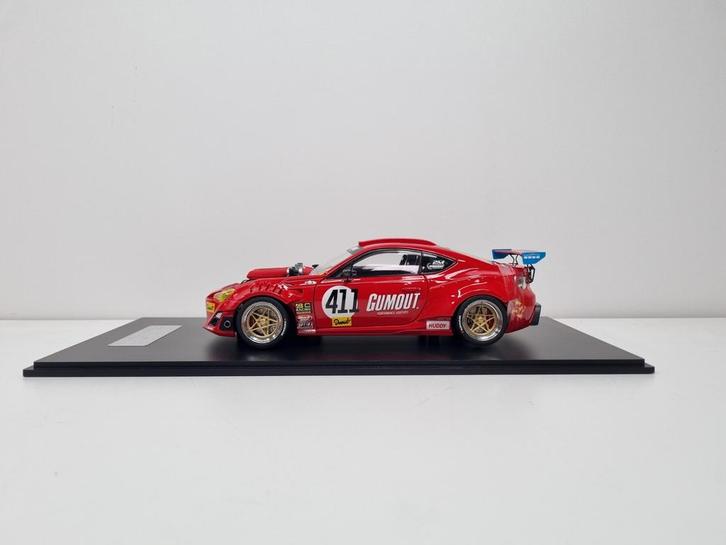 411 Donut
Toyota GT4586 Ferrari Engine 1/999 1:18 Nieuw, Hobby en Vrije tijd, Modelauto's | 1:18, Nieuw, Auto, Ophalen of Verzenden