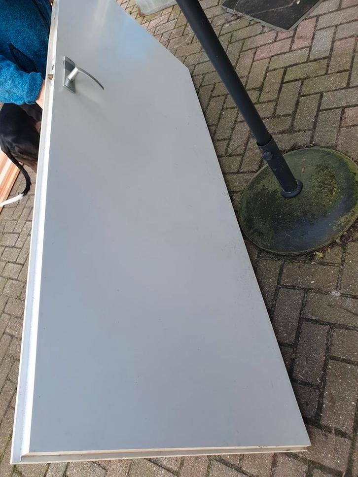 Opdekdeur met stalen deurpost - 88x211,5cm met slot en klink, Doe-het-zelf en Verbouw, Deuren en Horren, Gebruikt, Binnendeur