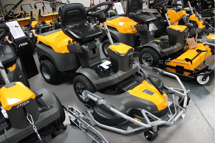 JCC aanbieding; Nieuwste zitmaaier Stiga park 500W, Tuin en Terras, Zitmaaiers, Nieuw, 90 tot 120 cm, Elektrische starter, Mulchfunctie