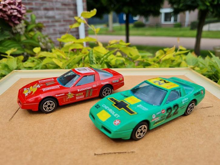 1:43 2x Chevrolet Corvette C4 Ralley Burago, Hobby en Vrije tijd, Modelauto's | 1:43, Zo goed als nieuw, Auto, Overige merken