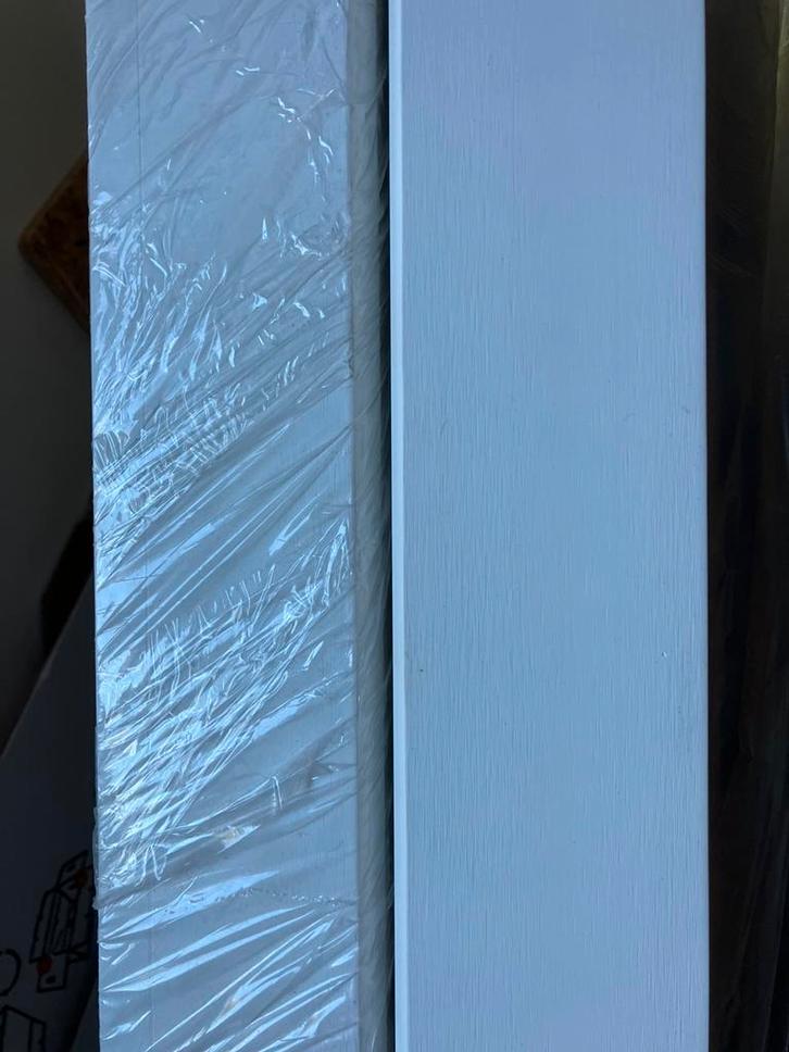 Afgelakte plinten van hardhout, Doe-het-zelf en Verbouw, Plinten en Afwerking, Zo goed als nieuw, Plinten, Overige materialen