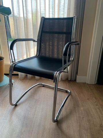 6 moderne eetkamerstoelen Sitland €300.- beschikbaar voor biedingen