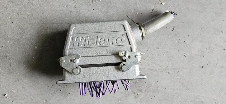 Wieland Connectorbehuizingen 70.350.2428.0 en 70.320.2428.0, Doe-het-zelf en Verbouw, Elektra en Kabels, Gebruikt, Stekker, Ophalen of Verzenden