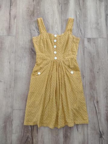 Prachtige gele kanten jurk van Joanie Clothing, maat 38. beschikbaar voor biedingen