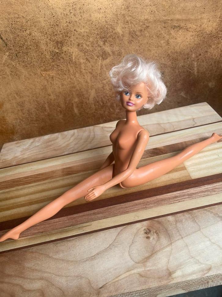 Sindy Swimming Doll 1993 Hasbro UK, Kinderen en Baby's, Speelgoed | Poppen, Zo goed als nieuw, Barbie, Ophalen of Verzenden