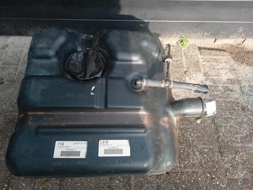 Kunststof brandstof tank Defender 110, Auto-onderdelen, Brandstofsystemen, Land Rover, Gebruikt, Ophalen
