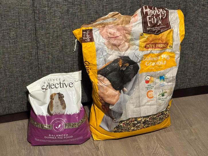 2 aangebroken zakken cavia voer (Selective en Hope Farms), Dieren en Toebehoren, Dierenvoeding, Knaagdier of Konijn, Ophalen of Verzenden