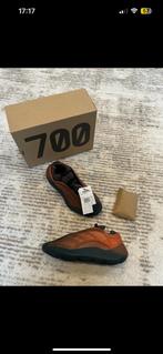 Yeezy 700 V3 Copper Fade, Kleding | Heren, Schoenen, Bruin, Verzenden, Nieuw, Sneakers of Gympen