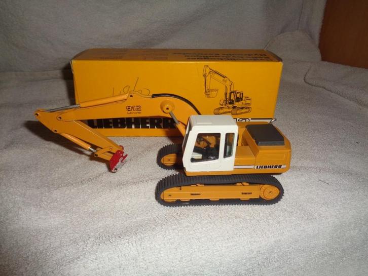 Conrad graafmachine Liebherr 912, Hobby en Vrije tijd, Modelauto's | 1:50, Zo goed als nieuw, Hijskraan, Tractor of Landbouw, Conrad