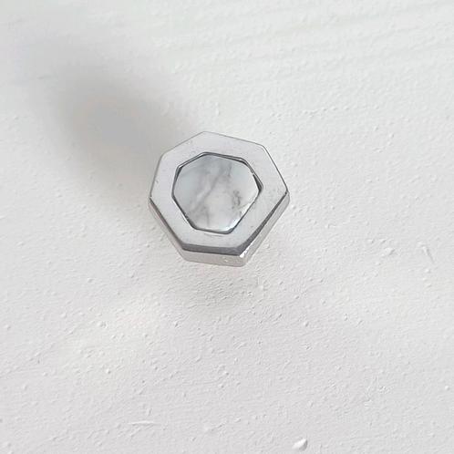 Zilverkleurige Melano vivid heptagon howlite, Sieraden, Tassen en Uiterlijk, Bedels, Verzenden