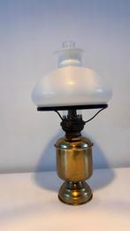 Antieke olielamp met opaalglazen kap, Antiek en Kunst, Ophalen