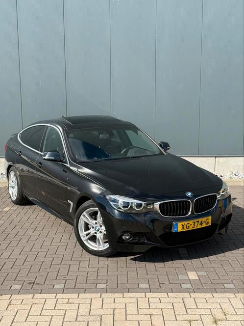 BMW 3-Serie GT 320i 184pk Aut 2019 M Pakket 34d km! Zwart, Auto's, BMW, Bedrijf, 3-Serie GT, ABS, Achteruitrijcamera, Adaptieve lichten