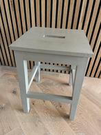 Houten Krukje - taupe, Ophalen, Overige kleuren, Zo goed als nieuw, Eén