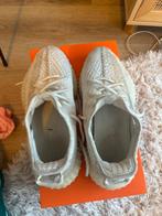 Adidas Yeezy boost 350V2 bone, Kleding | Dames, Schoenen, Beige, Sneakers of Gympen, Gedragen, Verzenden