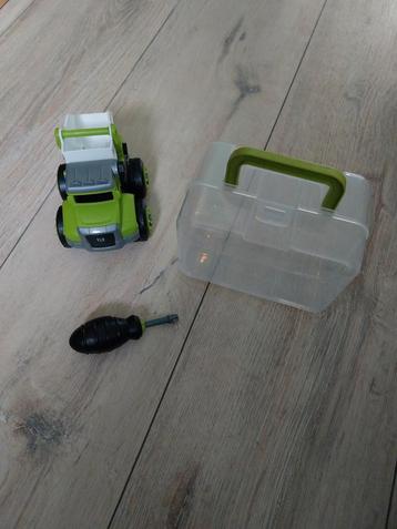 Bouwbare Vrachtauto met Schroevendraaier beschikbaar voor biedingen