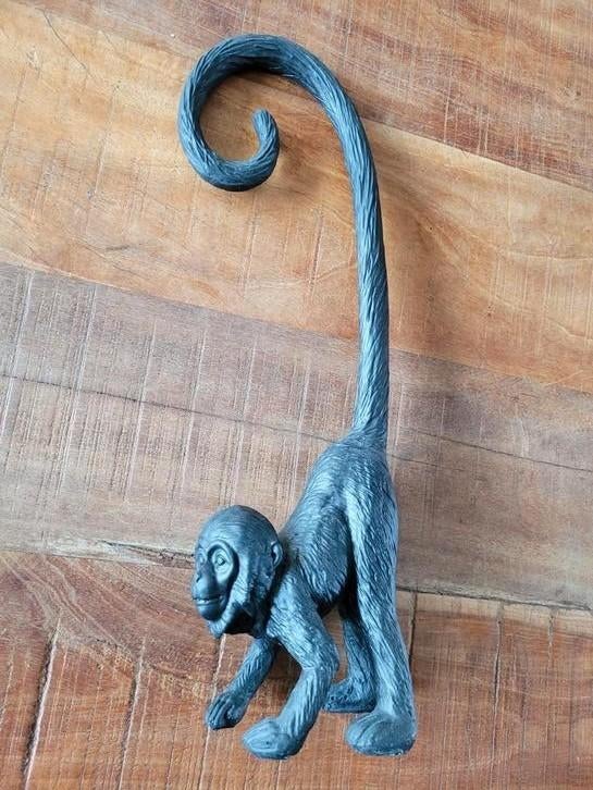 Modern aap beeld met krulstaart, Tuin en Terras, Tuinbeelden, Nieuw, Dierenbeeld, Overige materialen, Ophalen of Verzenden