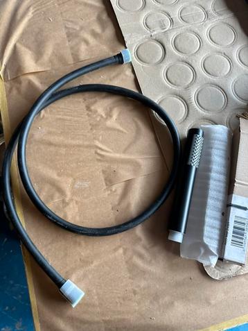 Nieuw een mat zwarte hand douche  beschikbaar voor biedingen