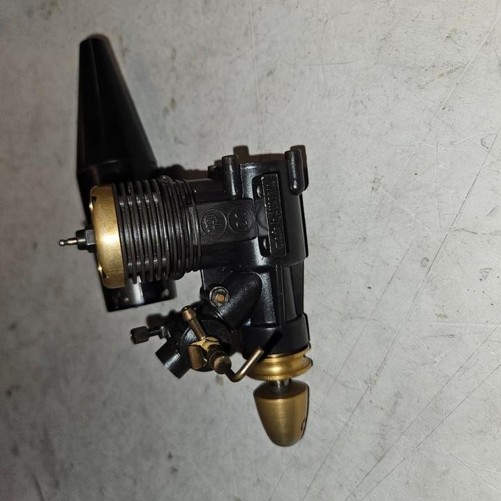 Unieke HP 20 gold zo goed als nieuw, Hobby en Vrije tijd, Modelbouw | Radiografisch | Vliegtuigen, Zo goed als nieuw, Nitro, RTF (Ready to Fly)