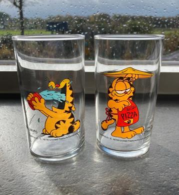 2 retro glazen Garfield beschikbaar voor biedingen