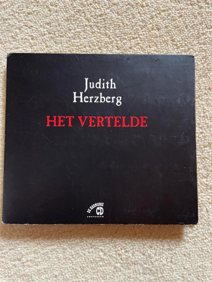 Judith Herzberg - Het Vertelde (Gedichten & CD, 1997), Boeken, Gedichten en Poëzie, Zo goed als nieuw, Eén auteur, Ophalen of Verzenden