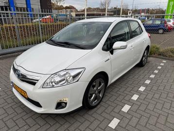 Toyota Auris 1.8 Full Hybrid 136PK 5D CVT 2012 Wit beschikbaar voor biedingen