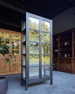 Hoge zwarte Vitrinekast | Oosterse stijl | Glaskast #2269, Huis en Inrichting, Kasten | Vitrinekasten, Niet ingevuld, 200 cm of meer