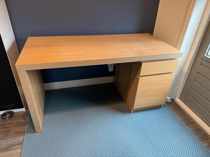 IKEA Malm Bureau - 140x65cm, Huis en Inrichting, Bureaus, Gebruikt, Bureau, Ophalen