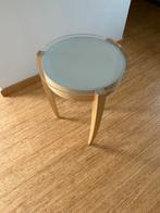 Beuken bijzettafles met glazen plaat., 45 tot 60 cm, Overige materialen, Minder dan 55 cm, Gebruikt