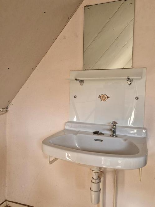 Jaren 30 wastafel set met achterwand en planchet, Huis en Inrichting, Badkamer | Badkamermeubels, Gebruikt, Wasbak of Wastafel