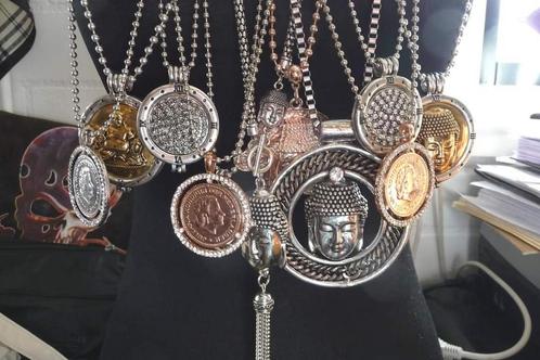 Partij lange kettingen met en zonder strass stenen, Hobby en Vrije tijd, Kralen en Sieraden maken, Zo goed als nieuw, Ophalen