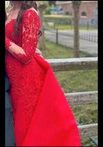 Speciaal op maat gemaakte hennajurk in rood met kant, Kleding | Dames, Ophalen of Verzenden, Zo goed als nieuw, Rood, Trouwjurk