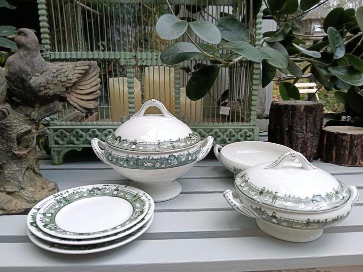 Petrus Regout kinderservies Gans, Antiek en Kunst, Antiek | Servies los, Ophalen of Verzenden