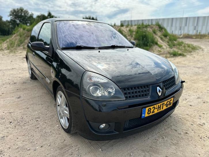 Renault Clio 2.0 16V (182 motor 140.000km), Auto's, Renault, Particulier, Clio, Airbags, Airconditioning, Centrale vergrendeling