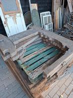 Zeer oude delen eiken hout uit weefgetouwen, Ophalen