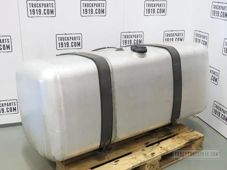 Mercedes-Benz 9604703903 Brandstoftank + steunen 630L, Auto-onderdelen, Vrachtwagen-onderdelen, Mercedes-Benz, Brandstofsystemen