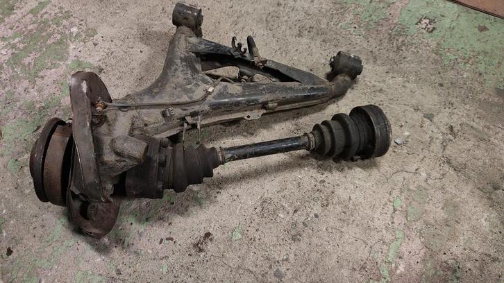 Draagarm links achterzijde voor schijven BMW 5 serie E34 333, Auto-onderdelen, Ophanging en Onderstel, BMW, Gebruikt, Ophalen of Verzenden