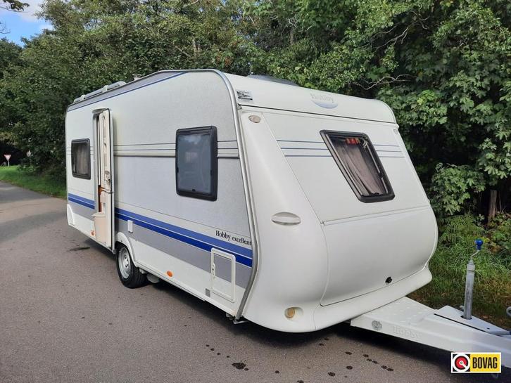Hobby Excellent 495 FUE, Caravans en Kamperen, Caravans, tot en met 4, 1000 - 1250 kg, Rondzit, Hobby, Dwarsbed, Frans bed, Overige typen