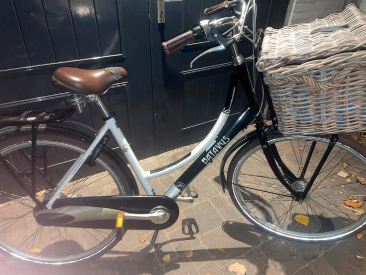 BATAVUS FLYING MET MAND, Fietsen en Brommers, Fietsen | Dames | Damesfietsen, Gebruikt, Batavus, Versnellingen, 53 tot 56 cm, Ophalen