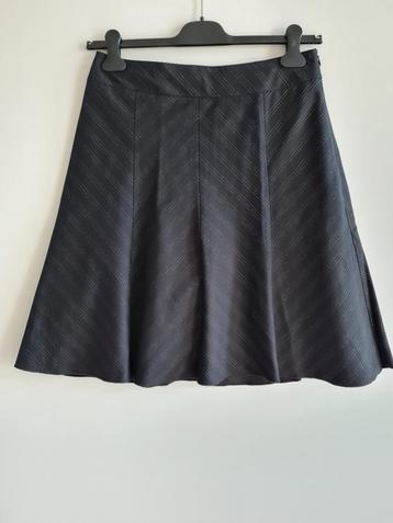 WE rok zwart met krijtstreep maat 38 beschikbaar voor biedingen