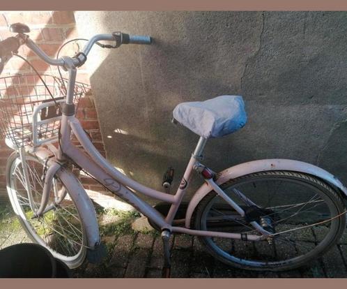 Diva fiets 26 inch trappers met led dynamo

Kwaliteits fiets, Fietsen en Brommers, Fietsen | Dames | Omafietsen, Zo goed als nieuw