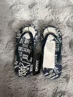 Slippers DKNY maat 30 nieuw!, Ophalen of Verzenden, Nieuw