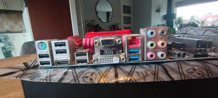 MSI B85-G43 moederbord, Computers en Software, Moederborden, Zo goed als nieuw, Intel, DDR3, Ophalen of Verzenden