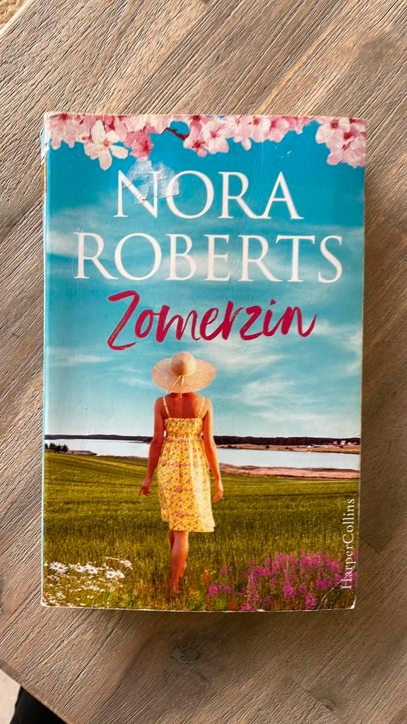 17 romans van Nora Roberts, Jill Mansell & Katie Fforde, Boeken, Romans, Gelezen, Ophalen of Verzenden