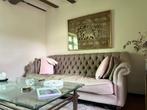 Chesterfield-bank in taupe, Huis en Inrichting, Banken | Bankstellen, Ophalen, Gebruikt, Driepersoons, 75 tot 100 cm