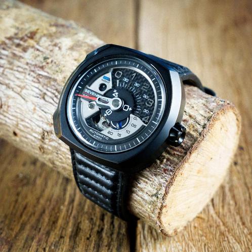 SEVENFRIDAY V3/01 BLACK, Sieraden, Tassen en Uiterlijk, Horloges | Heren, Gebruikt, Polshorloge, Overige merken, Staal, Leer, Ophalen of Verzenden