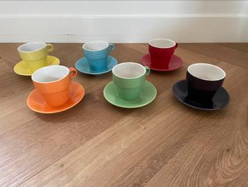 Pt, rainbow espressokopjes beschikbaar voor biedingen