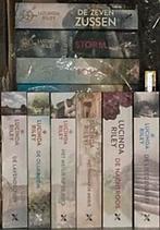 Compleet Serie reeks zeven 7 zussen Lucinda riley, 7 stuks, Boeken, Ophalen of Verzenden, Gelezen