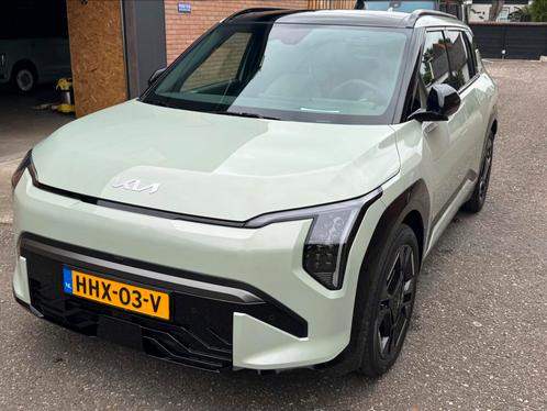 Kia EV3 GT-PlusLine 81,4 kWh 204pk 2025 Groen, nieuw staat, Auto's, Kia, Particulier, EV3, 360° camera, ABS, Achteruitrijcamera