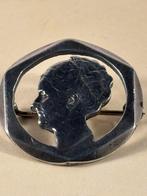 Zilveren broche van gulden, Wilhelmina, stil verzet WW2, Ophalen of Verzenden, Zilver