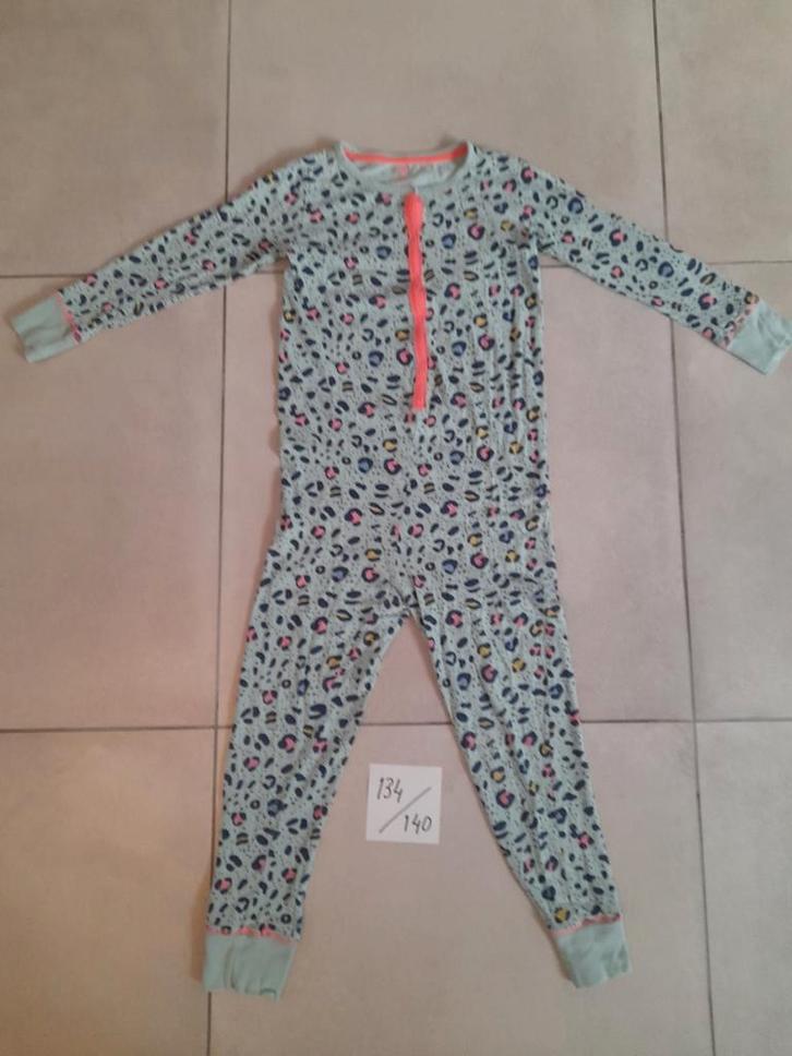 Huispak / pyjama.  Maat 134 / 140., Kinderen en Baby's, Kinderkleding | Maat 134, Gebruikt, Jongen of Meisje, Nacht- of Onderkleding